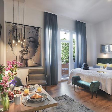 E&F Luxury Apartments Пула Екстериор снимка