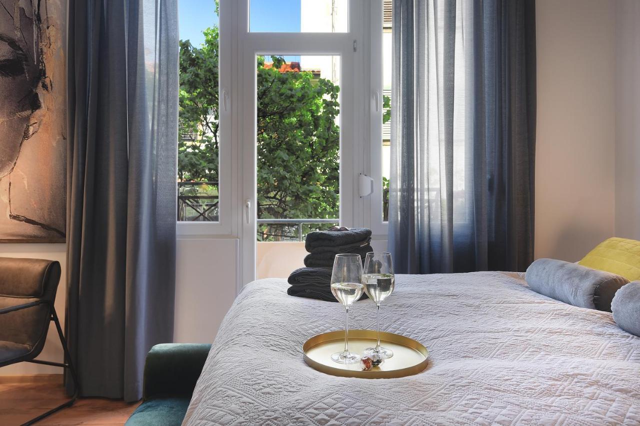 E&F Luxury Apartments Пула Екстериор снимка